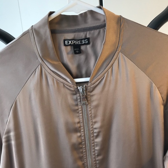 Silk Zip Up Light Bomber Style Jacket - Picture 8 of 8